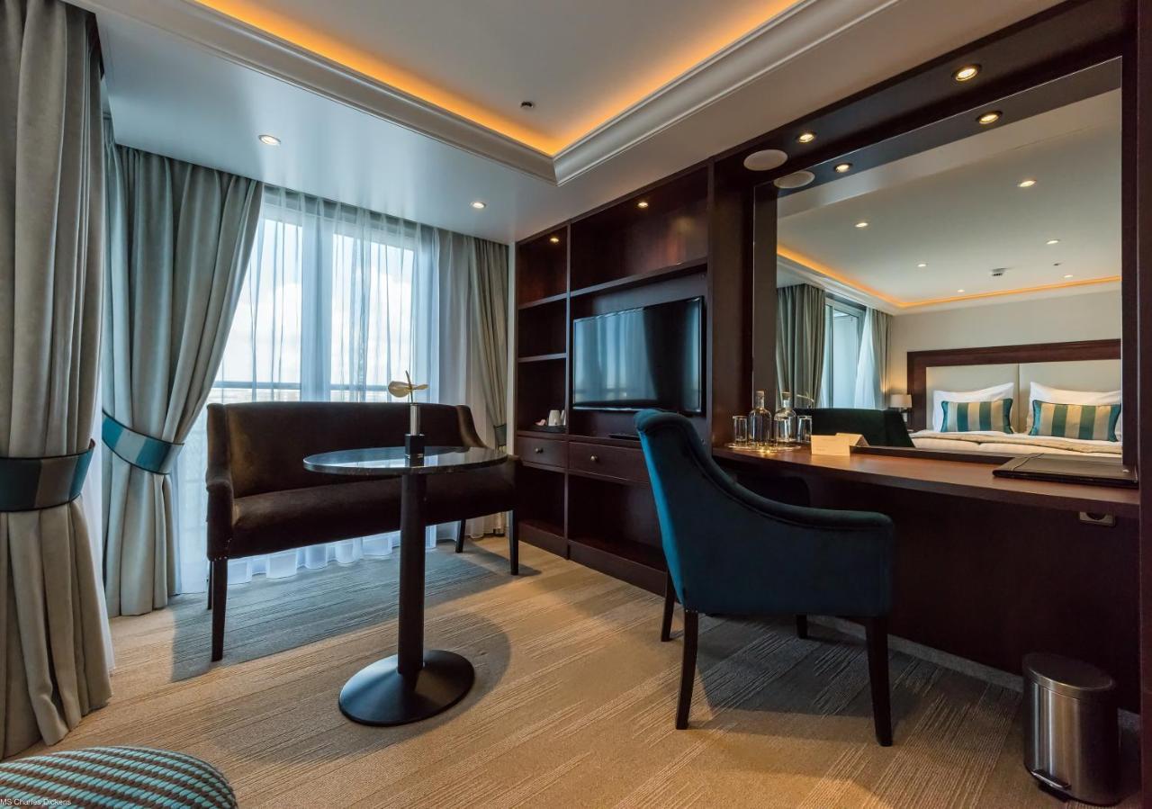 Select Ms Charles Dickens - Frankfurt Hotel Frankfurt am Main Bagian luar foto