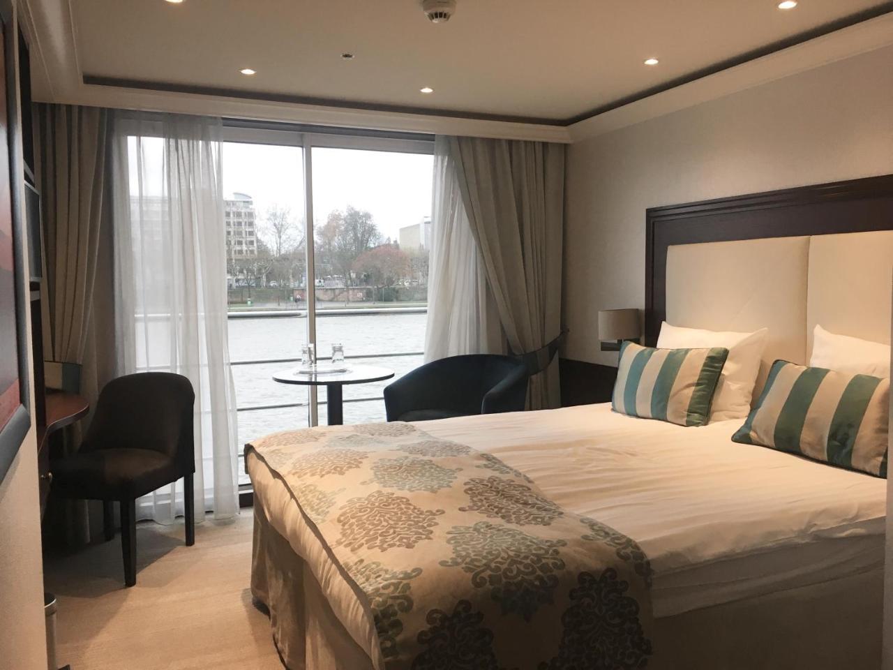 Select Ms Charles Dickens - Frankfurt Hotel Frankfurt am Main Bagian luar foto