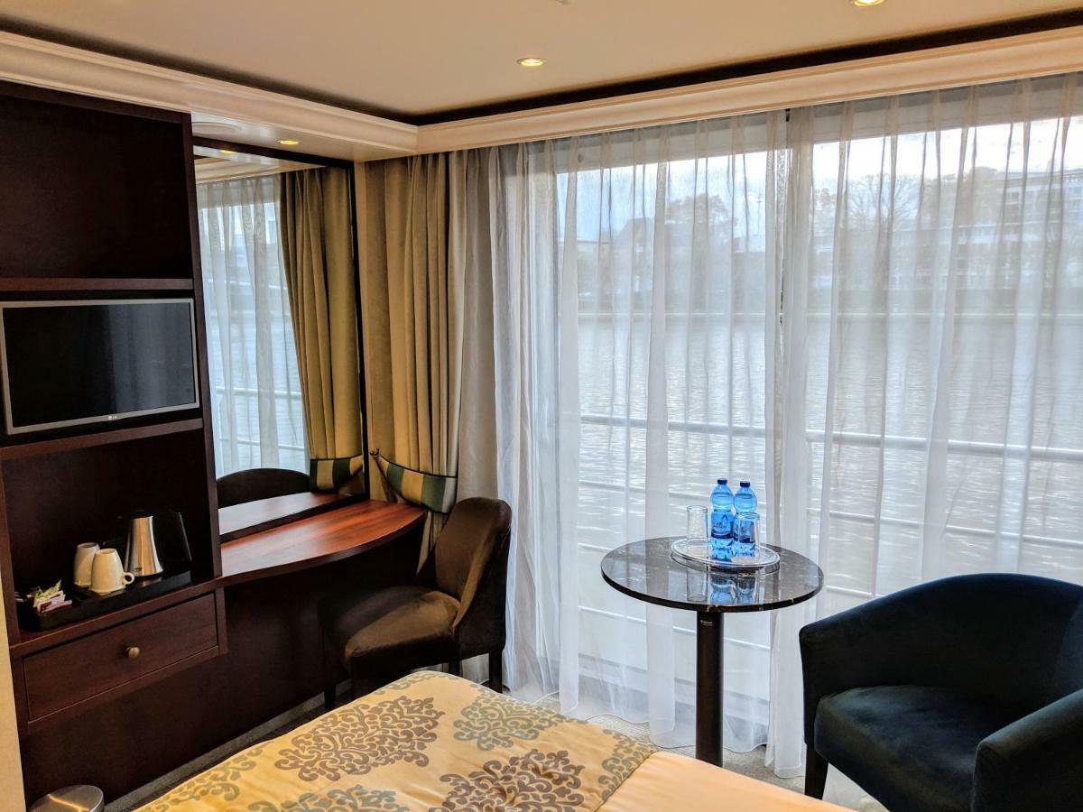 Select Ms Charles Dickens - Frankfurt Hotel Frankfurt am Main Bagian luar foto